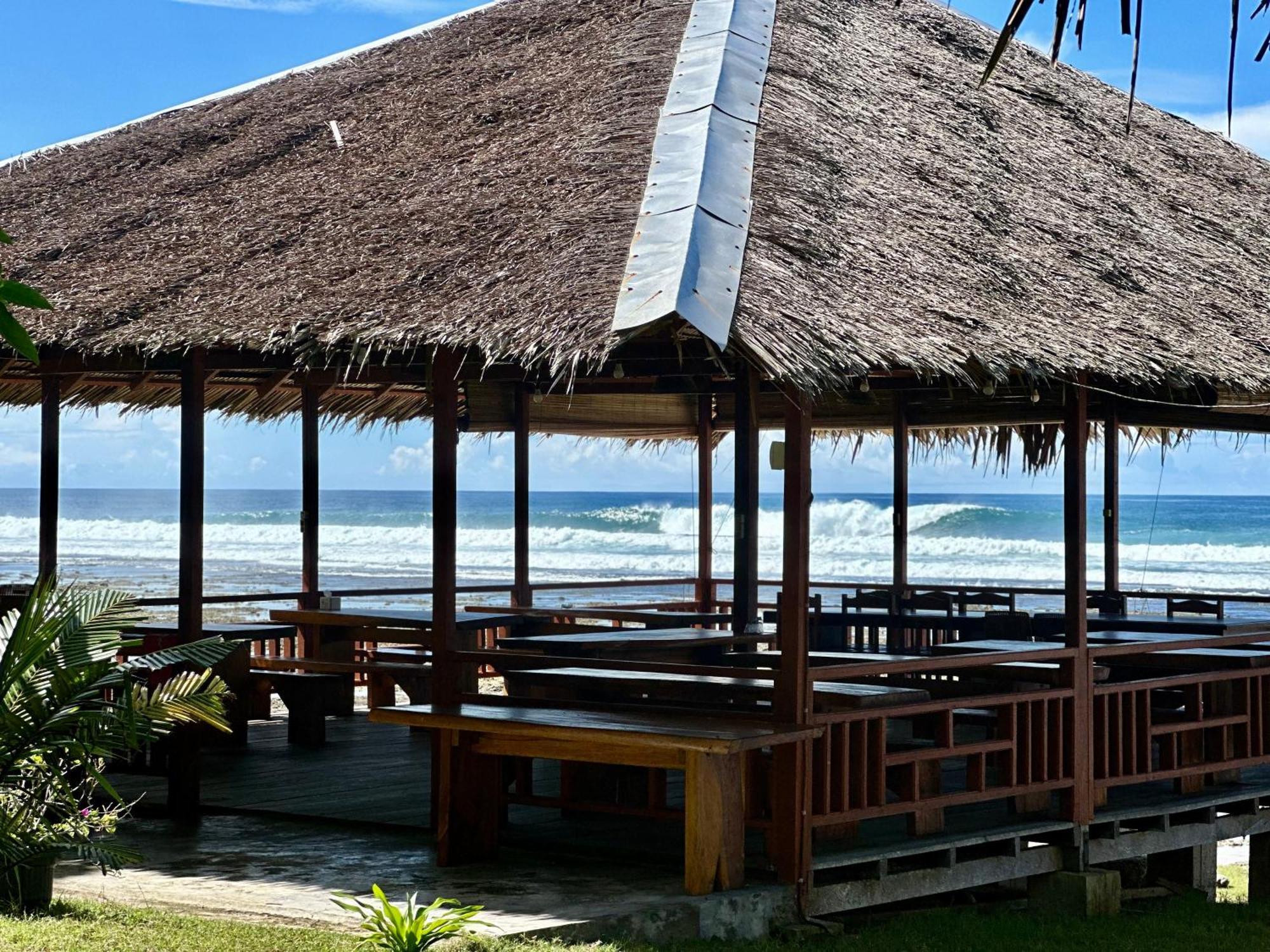 Baturundung Surf Resort Naibos Exterior photo