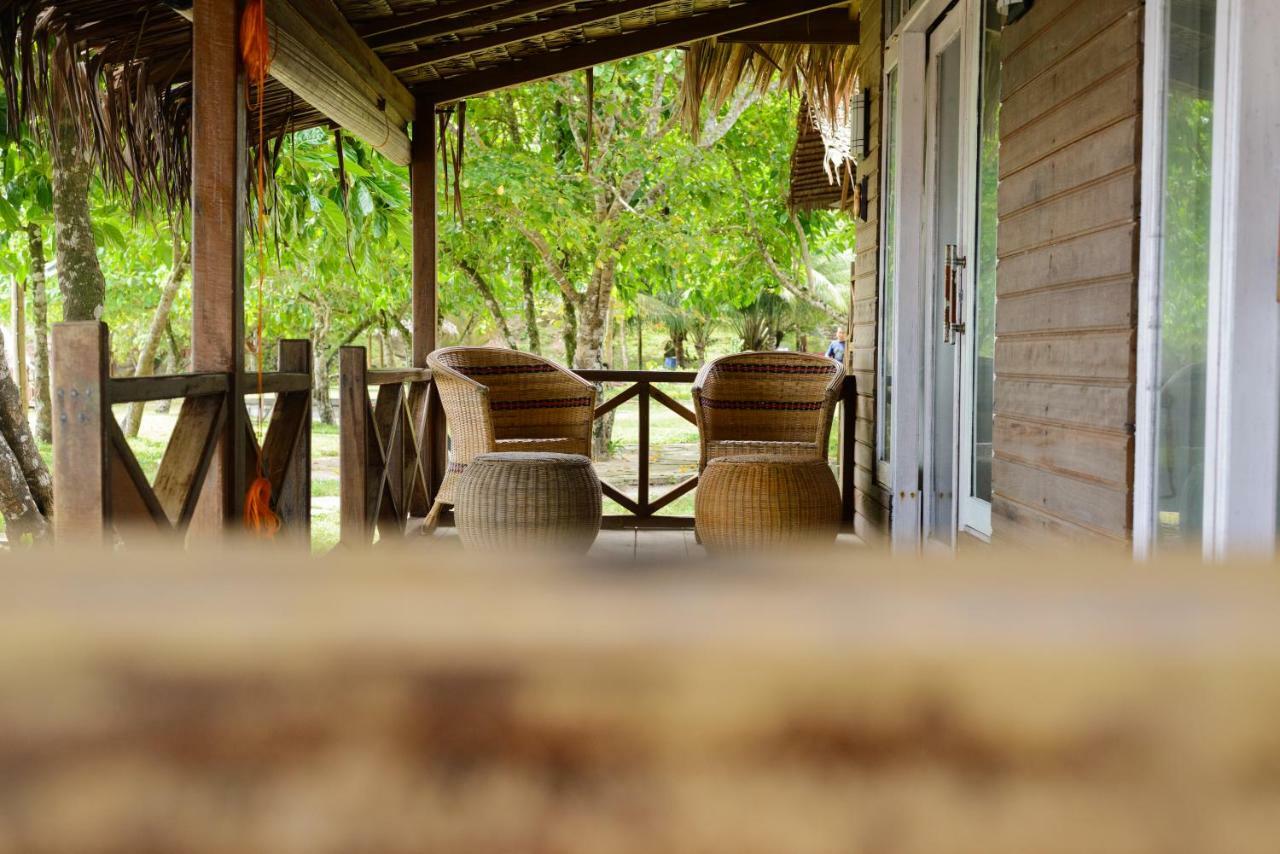 Baturundung Surf Resort Naibos Exterior photo